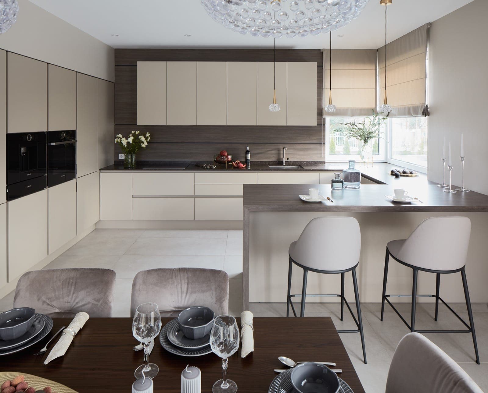 Virtuve ar Silestone Eternal Emperador kvarca virsmu