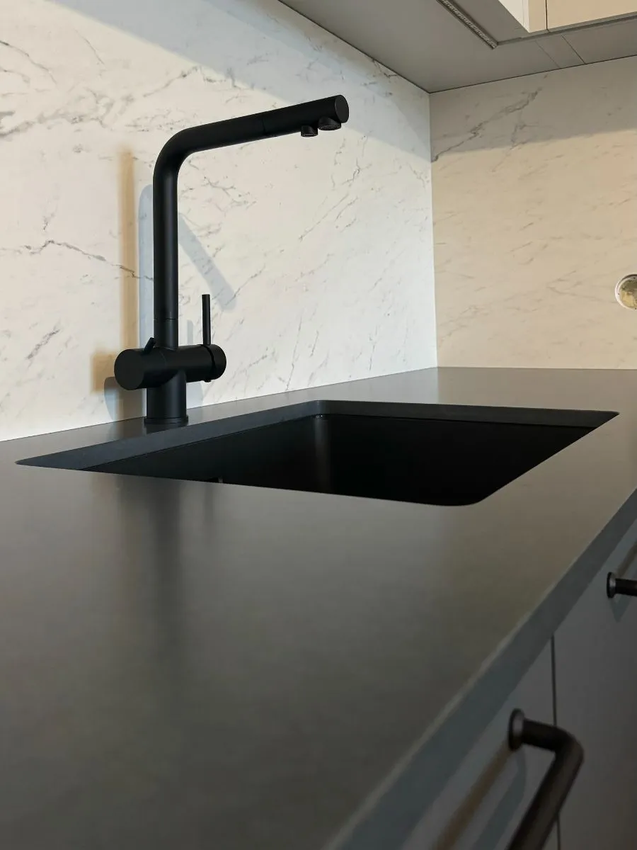 Libretta un Charcoal Soapstone